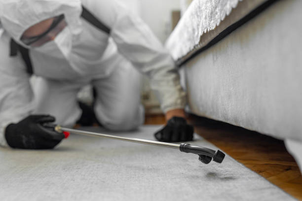 Professional Pest Control technician working in Griggs County County, ND